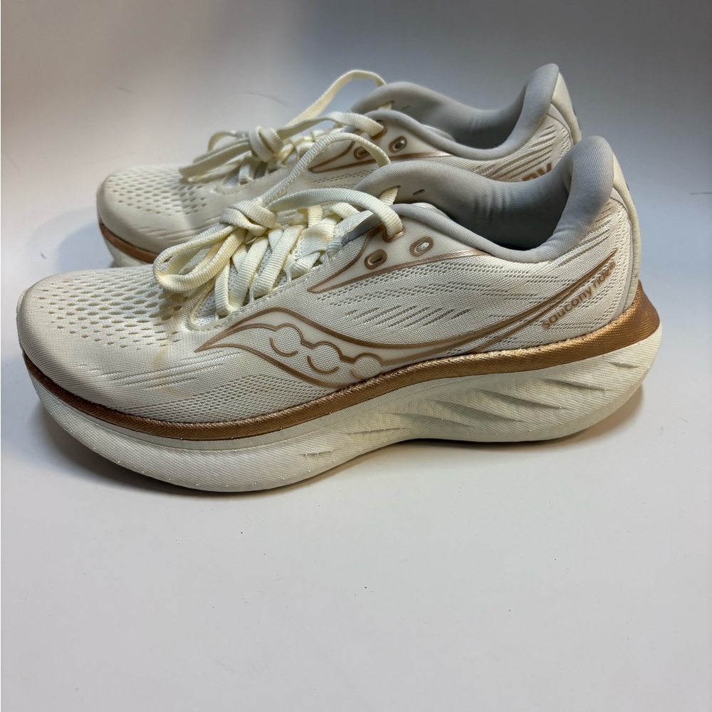 Saucony Ride 17 womens 7 Vanilla worn